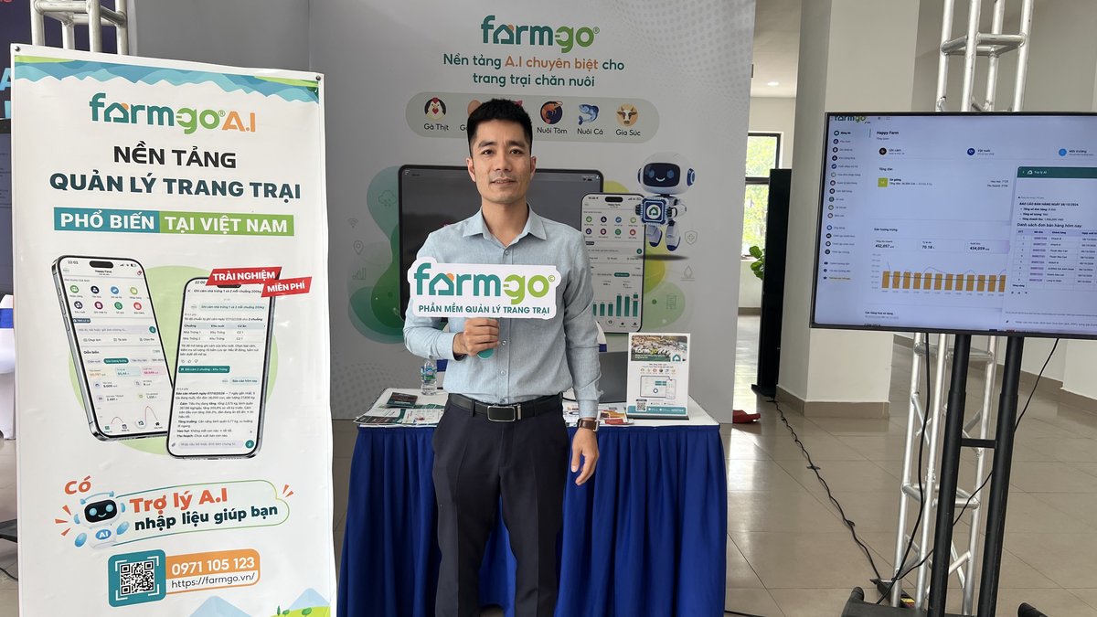 Đại diện HIPOTECH tại gian hàng FarmGo AI bên lề Hội thi Tin học khối cán bộ, công chức trẻ toàn quốc 2026